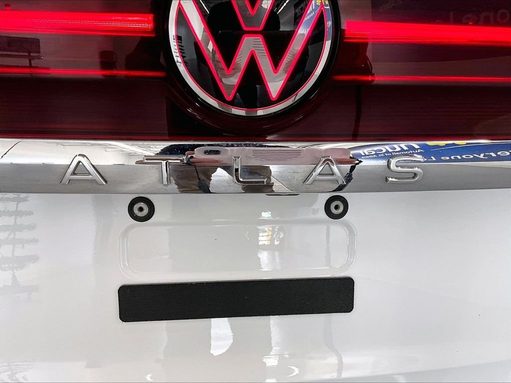Used 2025 Volkswagen Atlas SE AWD/4WD image 29