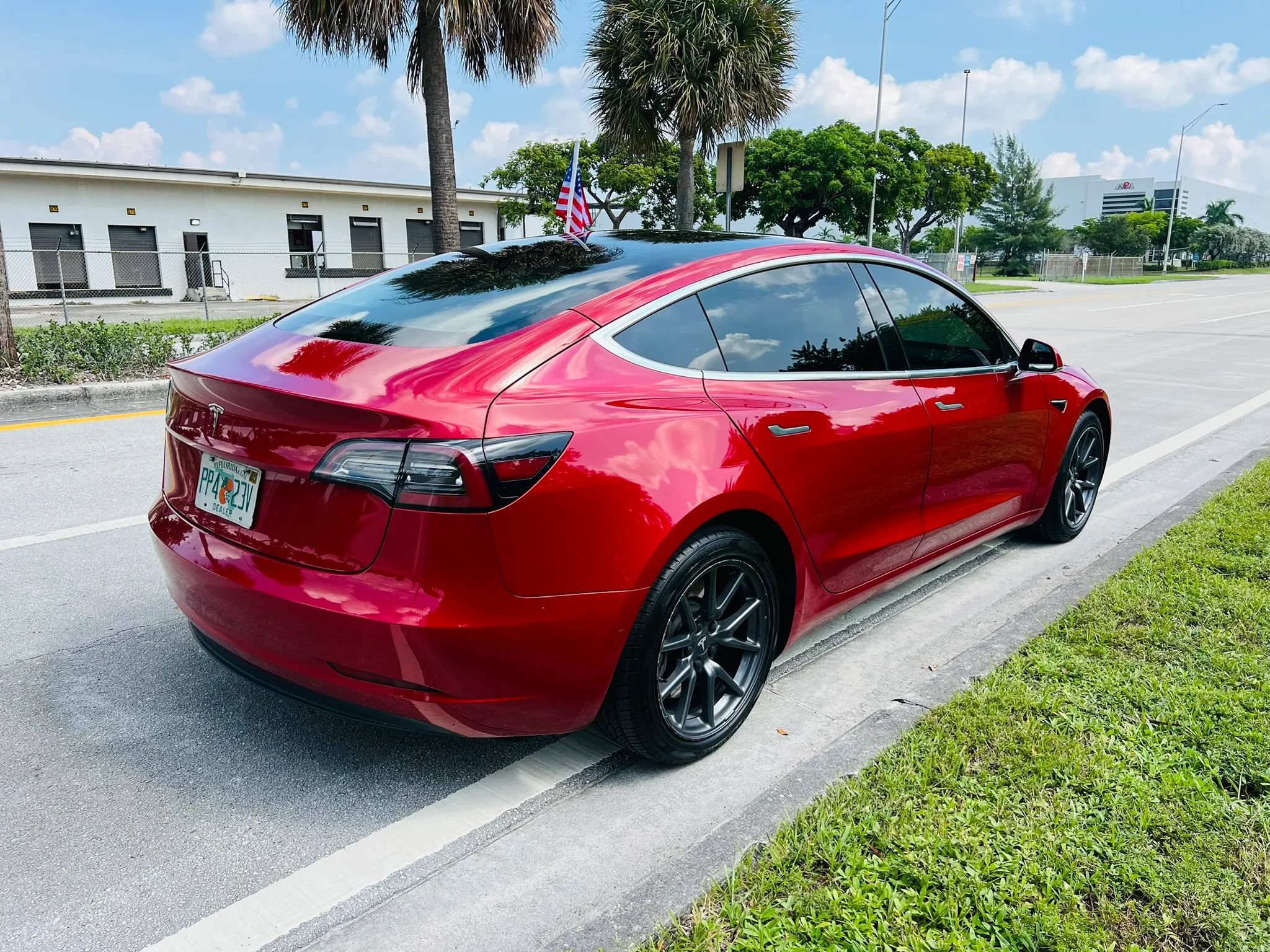 Used 2018 Tesla Model 3 Long Range RWD image 5