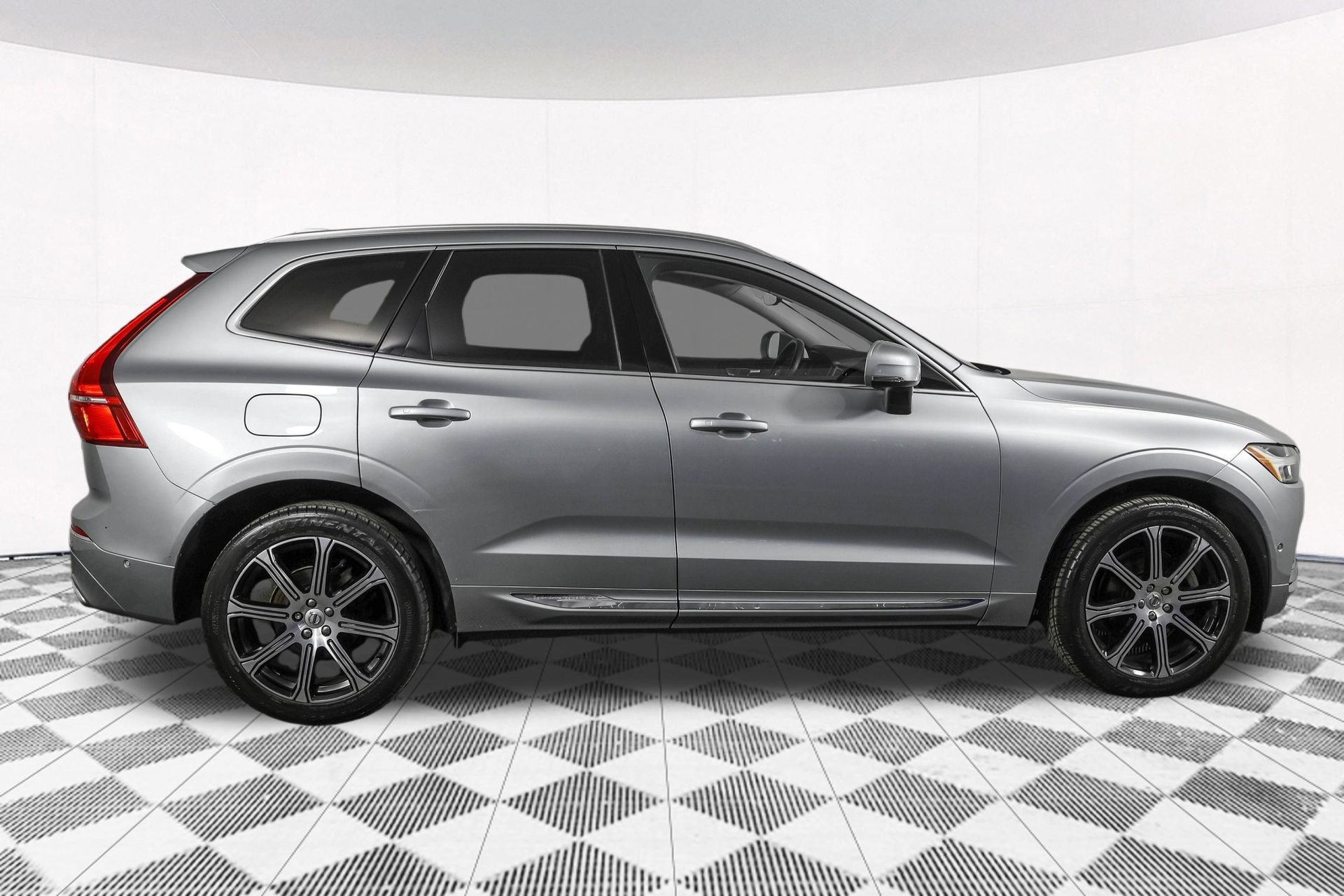 Used 2018 Volvo XC60 T5 Inscription w/ Convenience Package AWD/4WD image 12