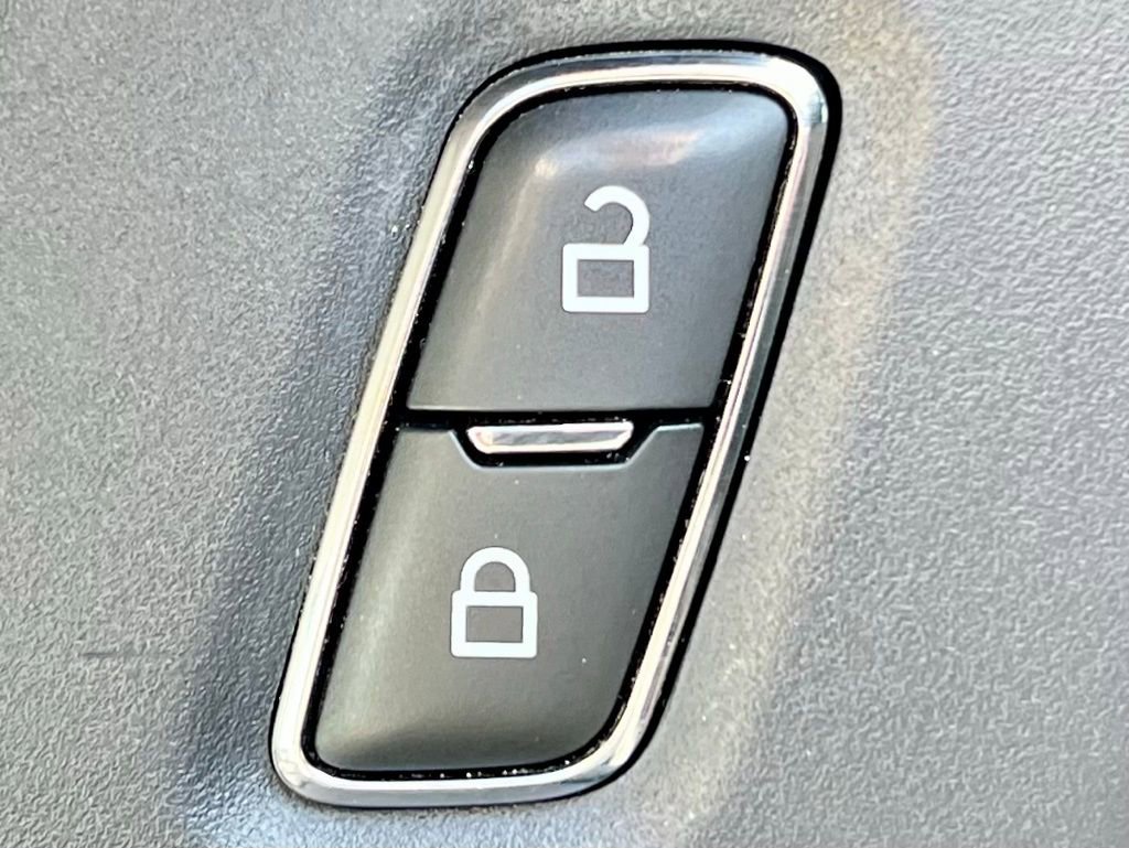 Used 2020 Ford Expedition XLT image 26