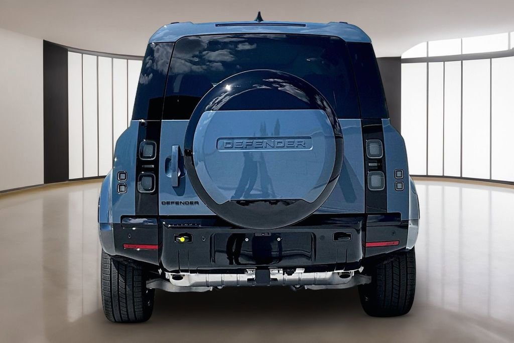 New 2026 Land Rover Defender 110 X-Dynamic SE image 4