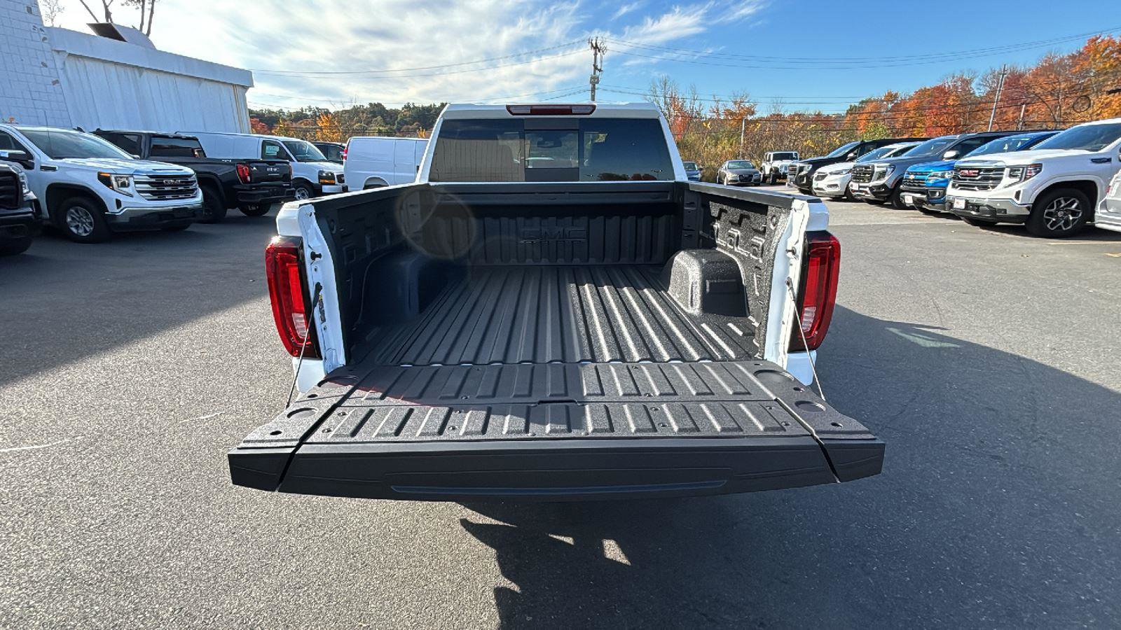 New 2026 GMC Sierra 1500 SLT w/ SLT Convenience Package image 31