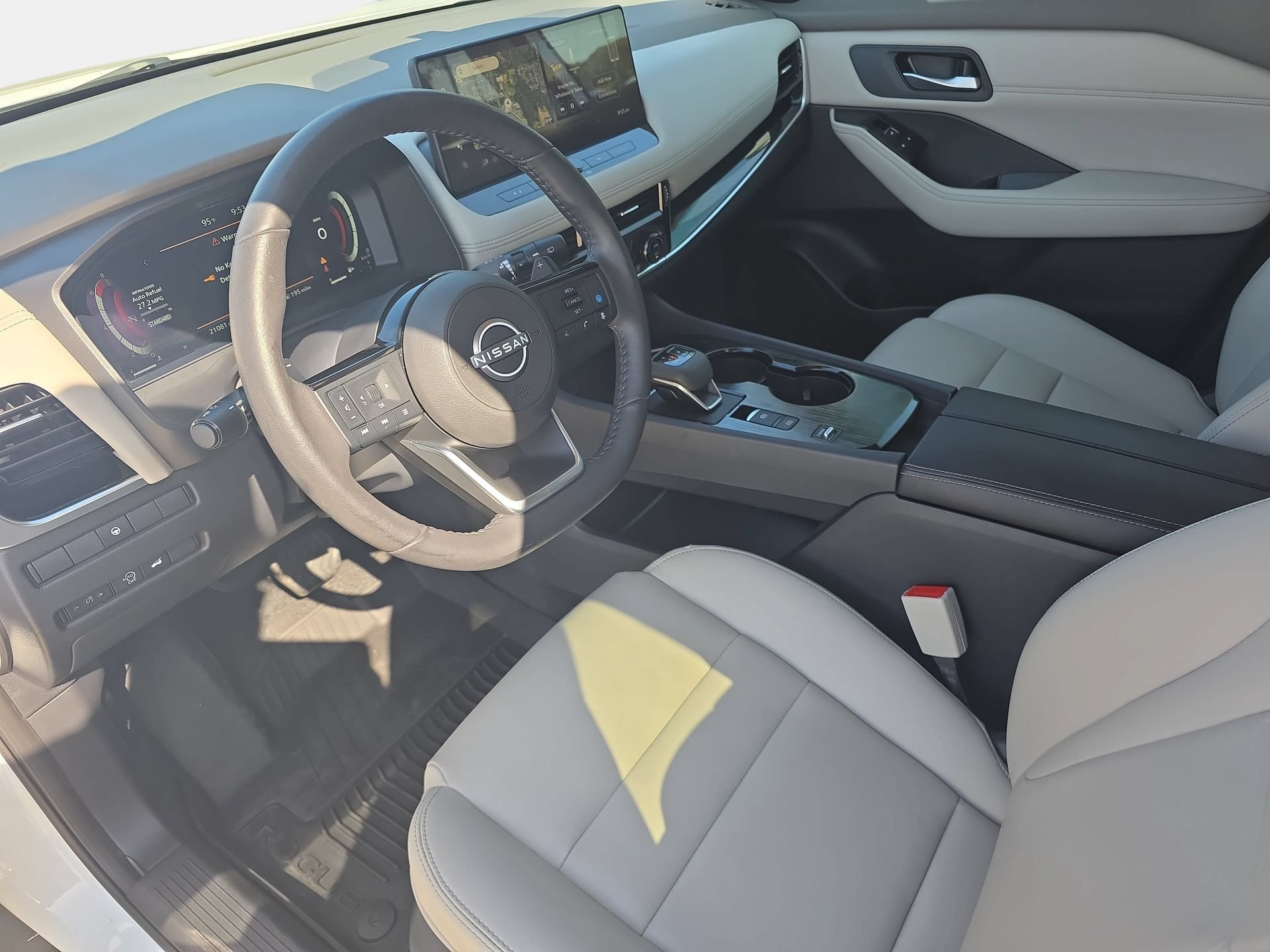 Used 2024 Nissan Rogue SL w/ SL Premium Package FWD image 16