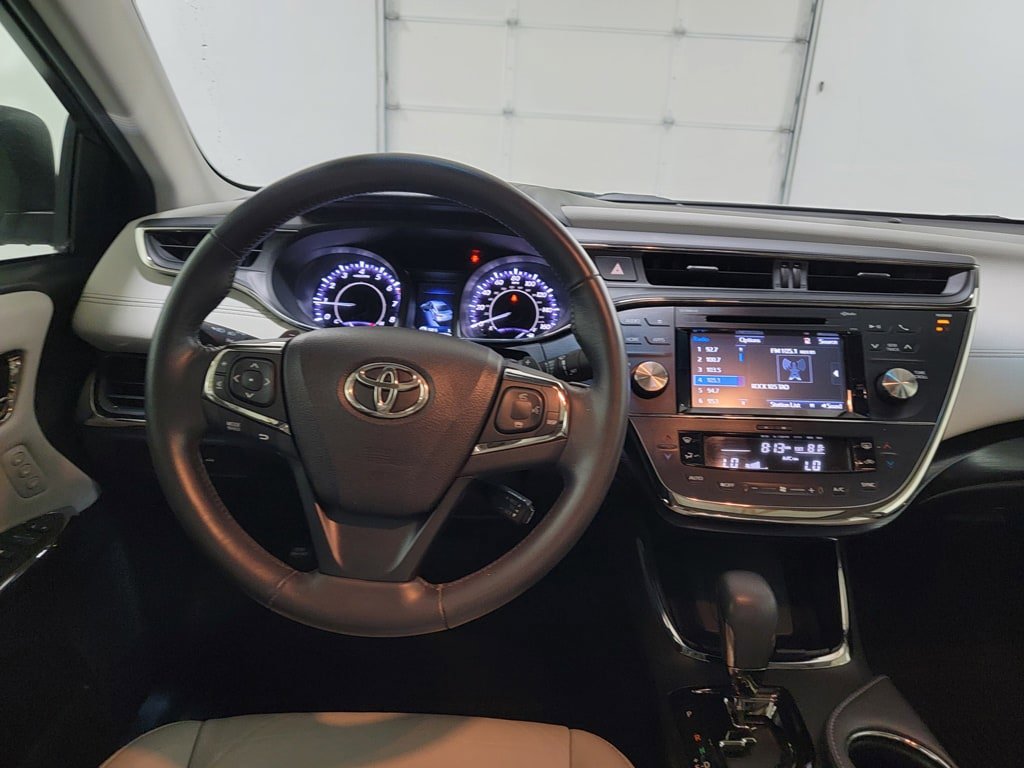 Used 2016 Toyota Avalon Touring FWD image 12