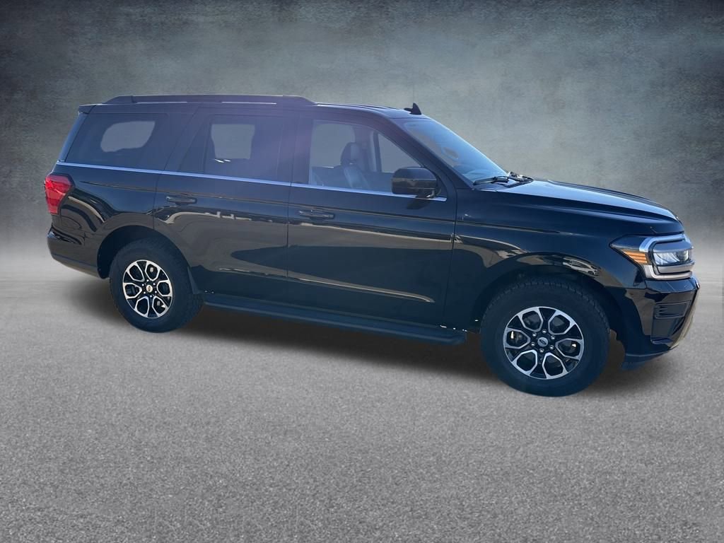 Used 2024 Ford Expedition XLT image 8
