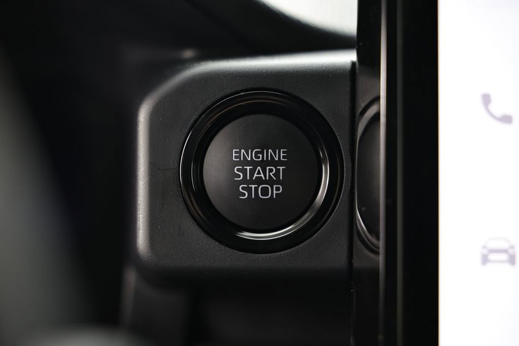 Used 2025 Toyota Tacoma Limited AWD/4WD image 37