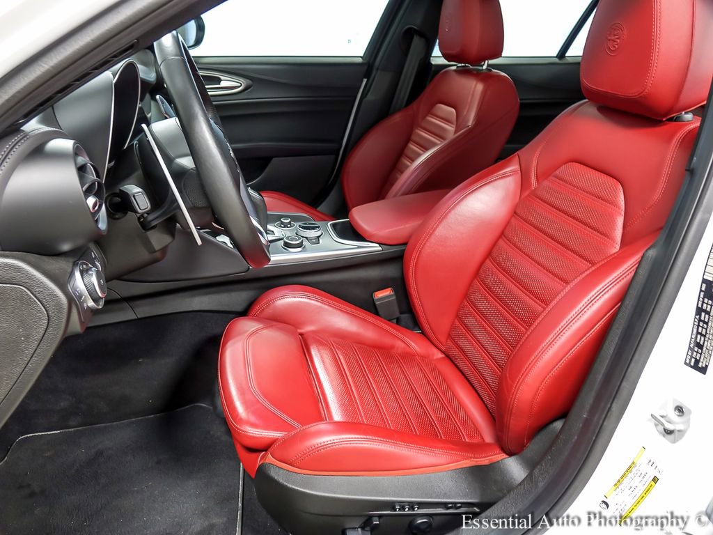Used 2022 Alfa Romeo Giulia Veloce AWD/4WD image 9