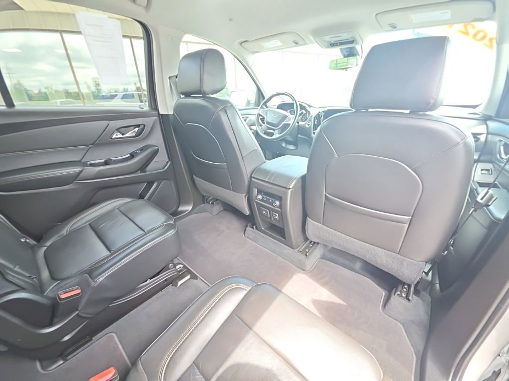 Used 2021 Chevrolet Traverse RS AWD/4WD image 17