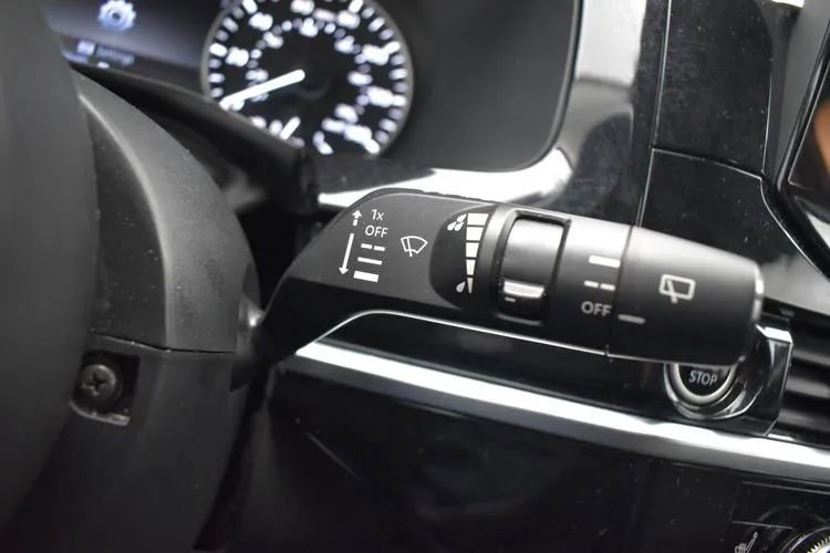 Used 2024 Nissan Pathfinder SV FWD image 25