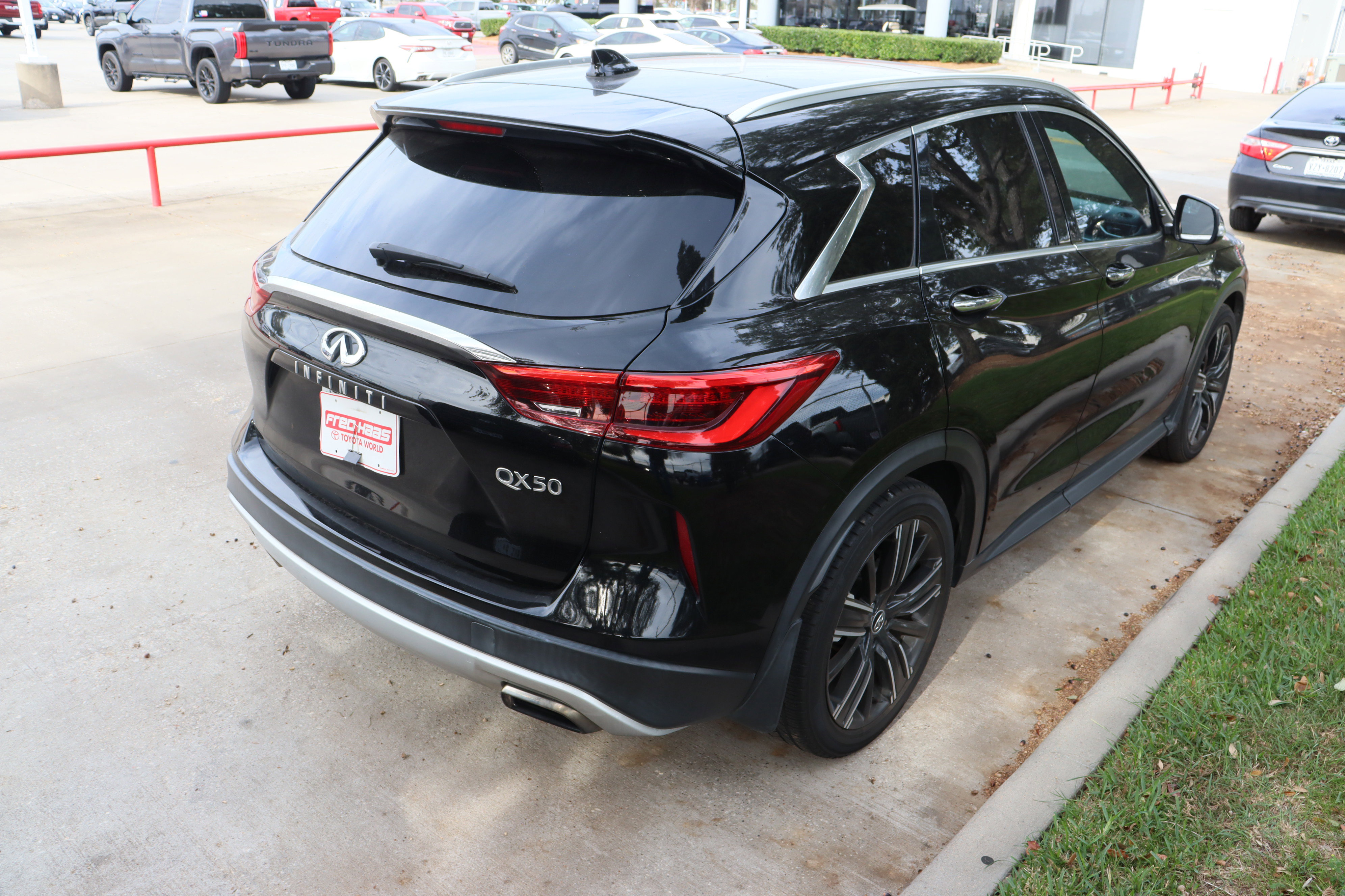 Used 2019 INFINITI QX50 Luxe image 11