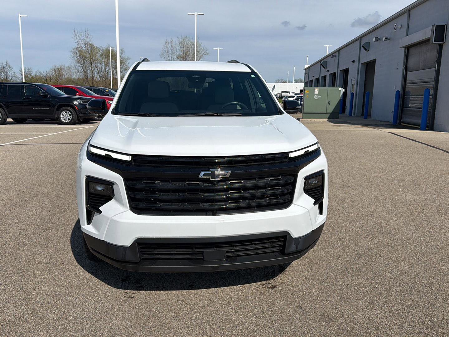 Used 2024 Chevrolet Traverse LT w/ Midnight/Sport Edition image 8