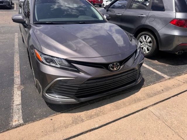 Used 2022 Toyota Camry LE w/ Carpet Mat Package (TMS) FWD image 10