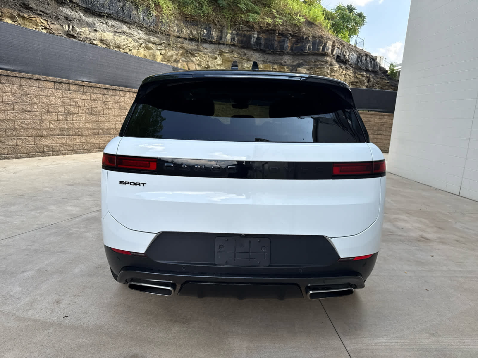 Certified 2024 Land Rover Range Rover Sport SE AWD/4WD image 4