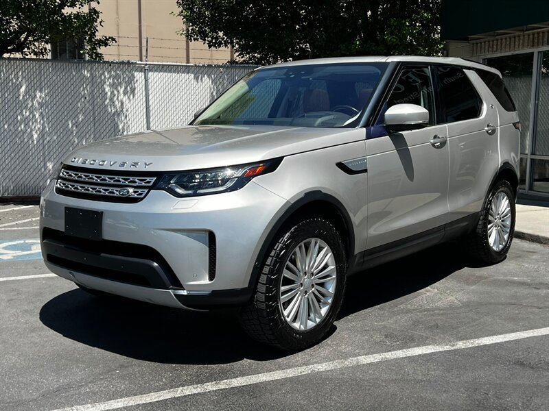 Used 2017 Land Rover Discovery HSE Luxury AWD/4WD image 3