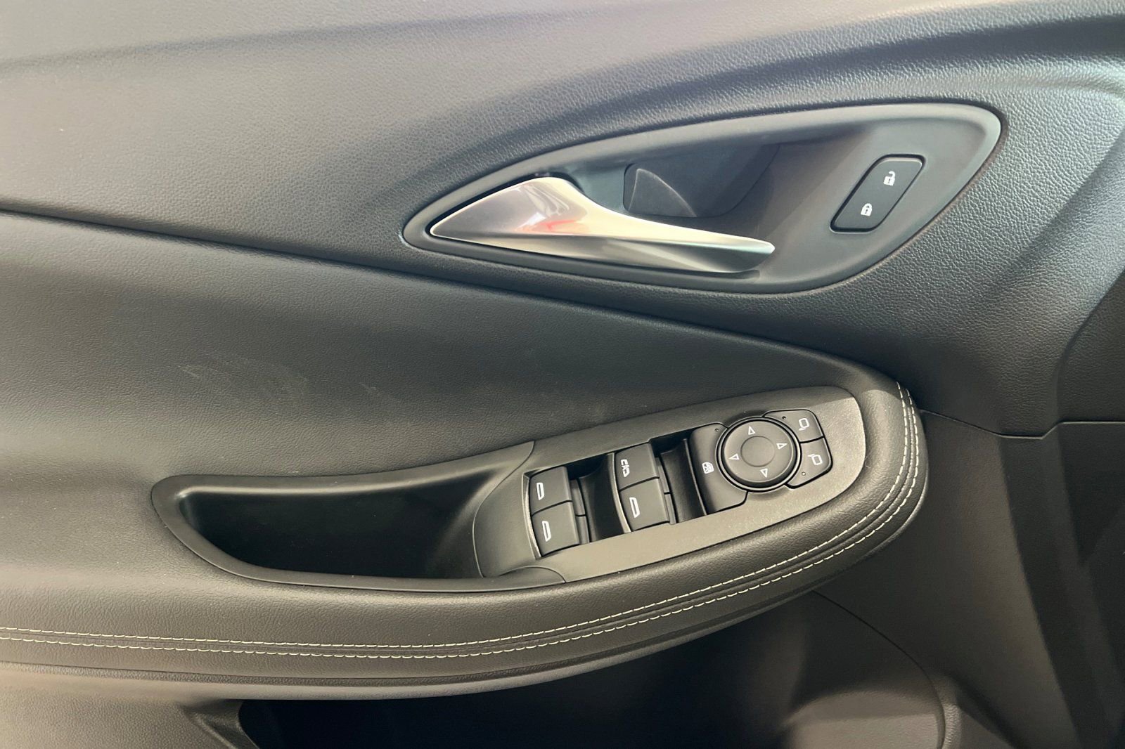 New 2026 Buick Encore GX Preferred w/ Comfort Package image 9