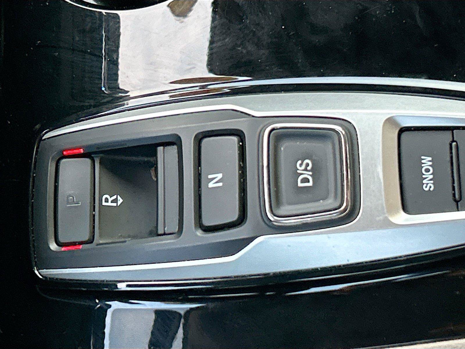 Used 2016 Honda Pilot Touring image 29