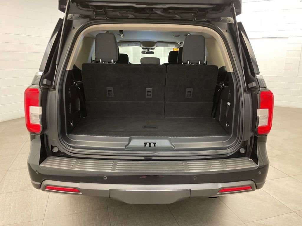 Used 2022 Ford Expedition XLT image 25