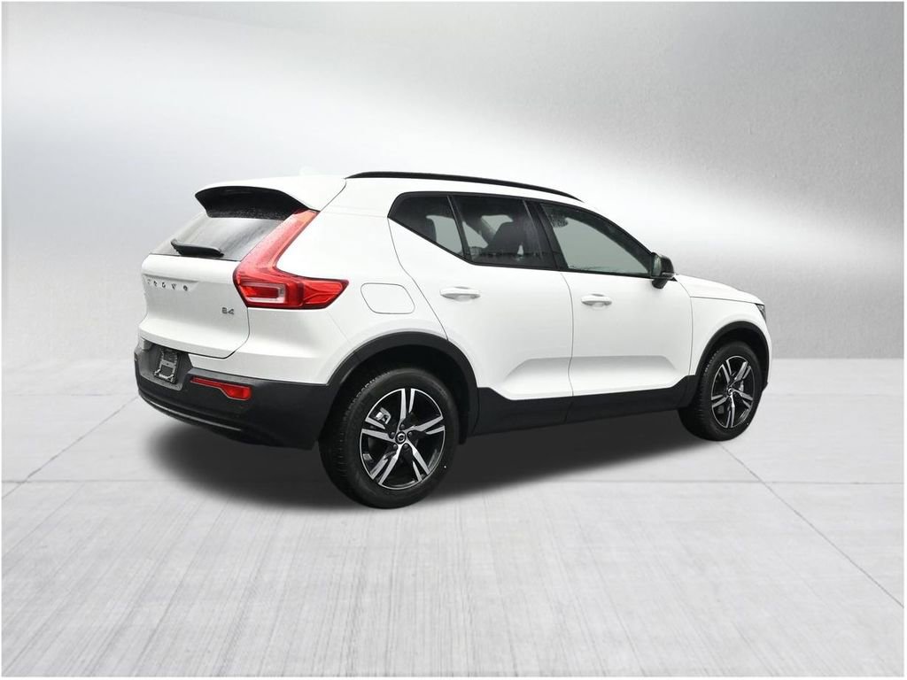 New 2026 Volvo XC40 B4 Core FWD image 5