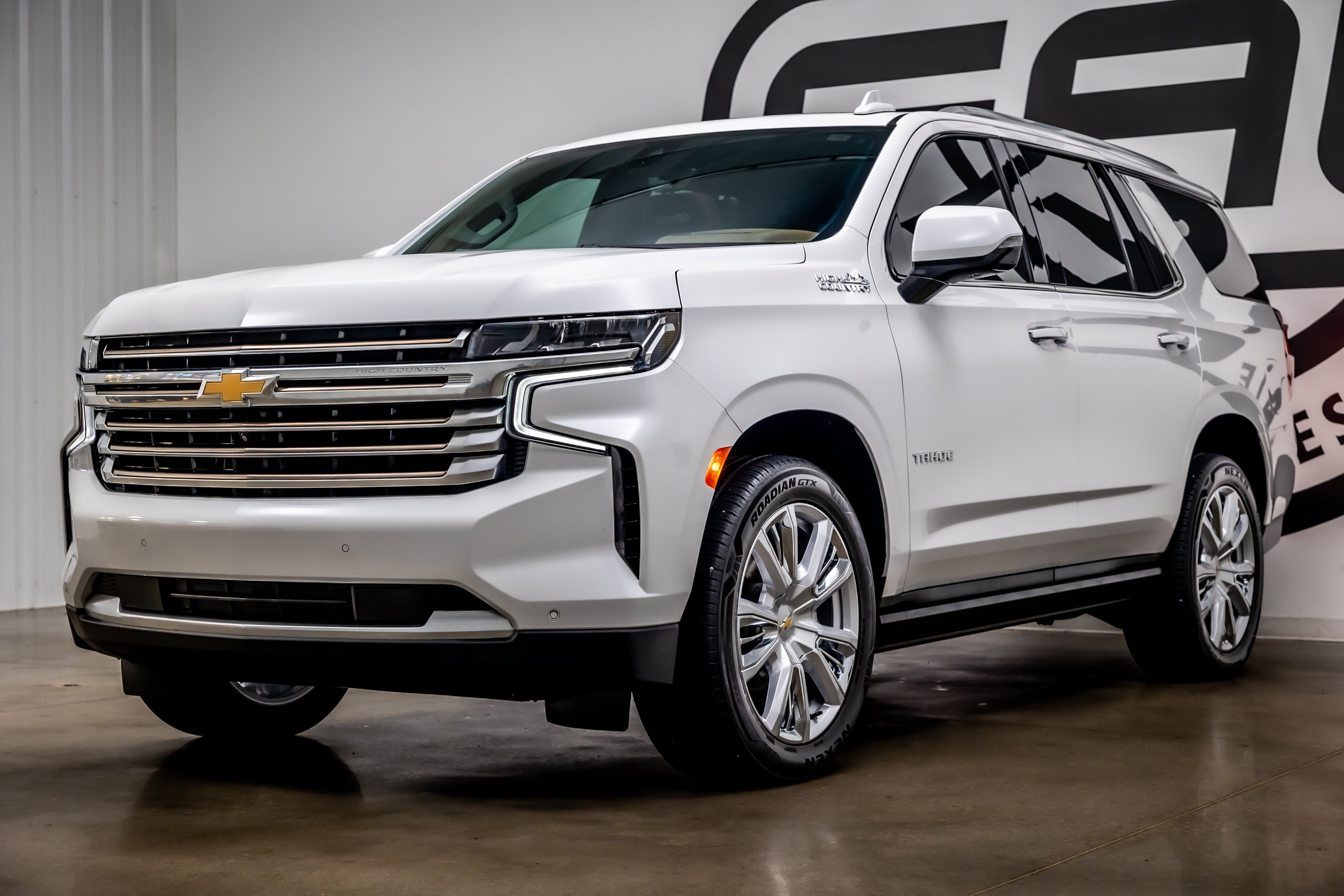 Used 2021 Chevrolet Tahoe High Country w/ Premium Package AWD/4WD image 29