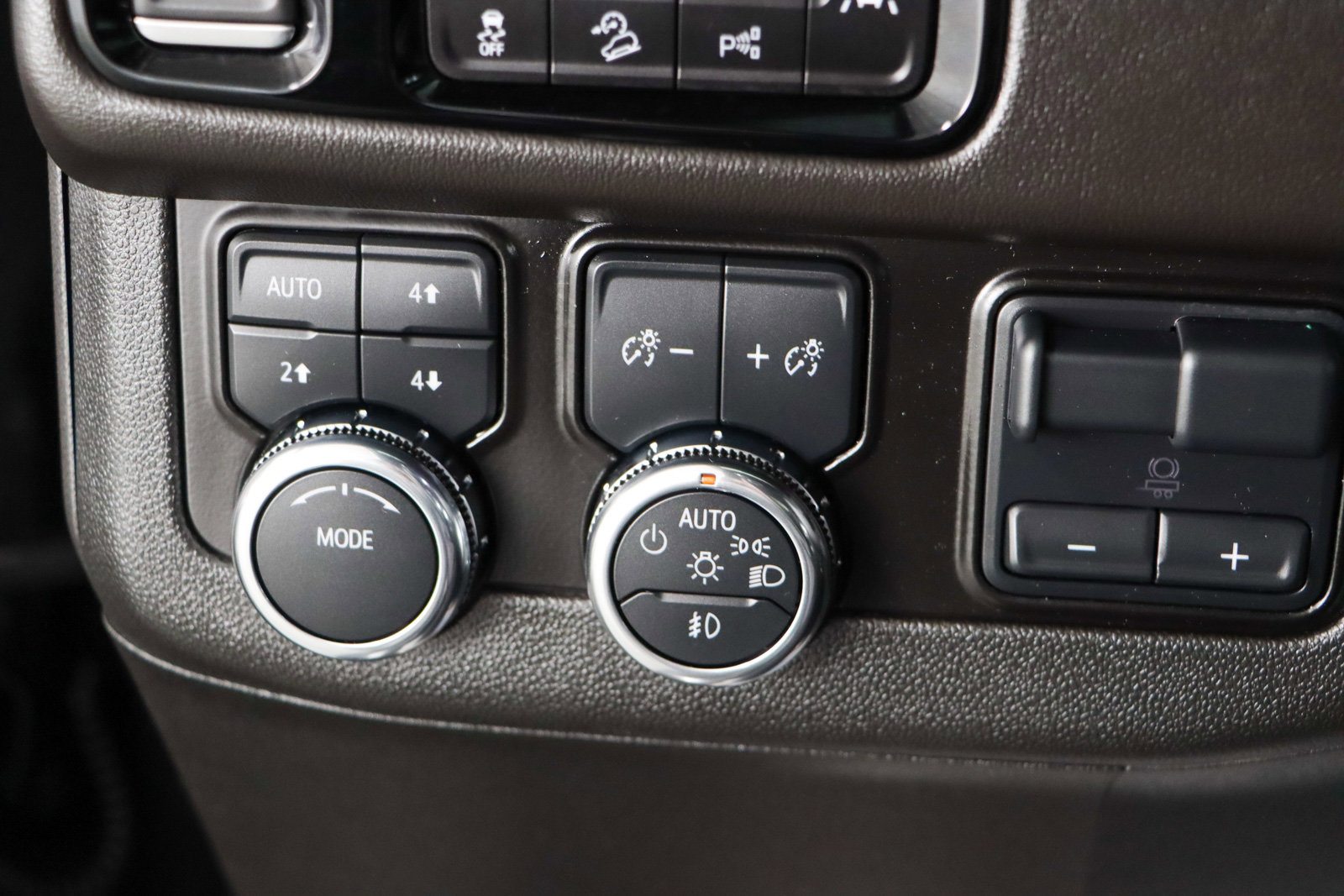 Used 2025 GMC Yukon XL Elevation w/ Elevation Premium Package image 23