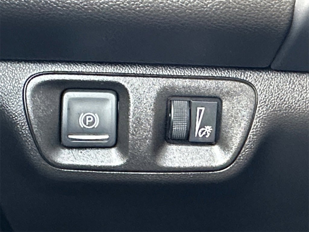 Used 2022 GMC Acadia SLT w/ LPO, Floor Liner Package image 20