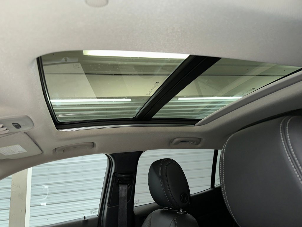 Used 2023 Buick Encore GX Essence w/ Experience Buick Package image 4