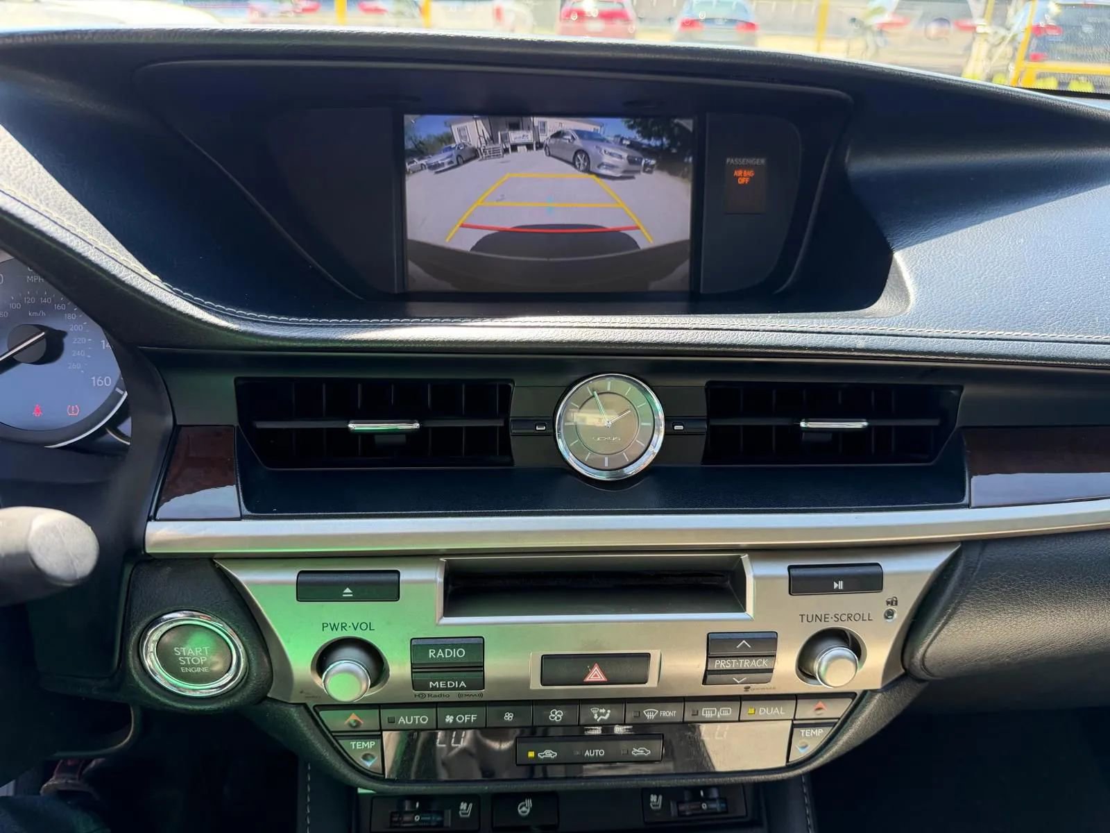 Used 2016 Lexus ES 350 w/ Premium Package w/Wood Trim FWD image 8