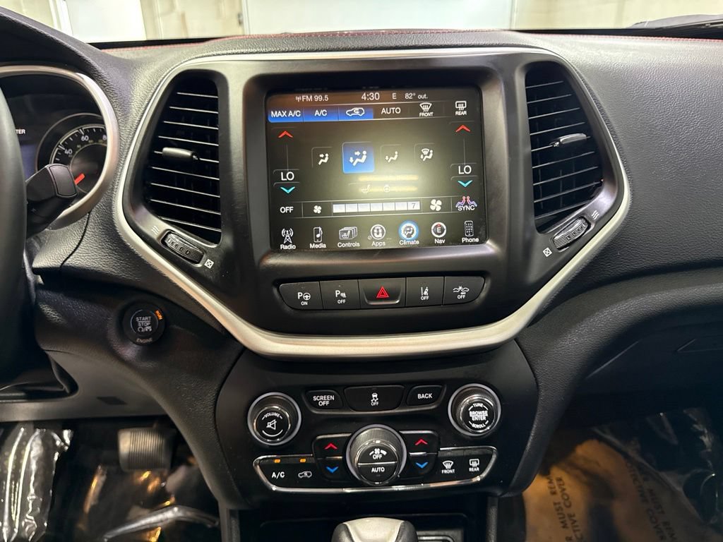 Used 2014 Jeep Cherokee Trailhawk w/ Technology Group AWD/4WD image 16