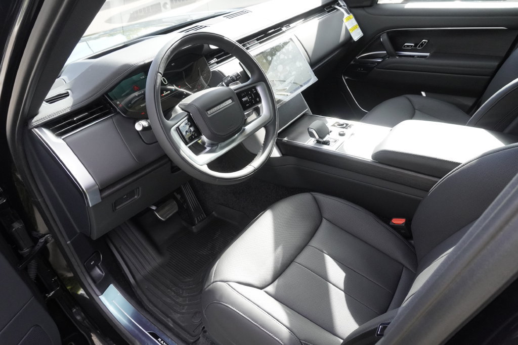 New 2027 Land Rover Range Rover Long Wheelbase SE AWD/4WD image 18