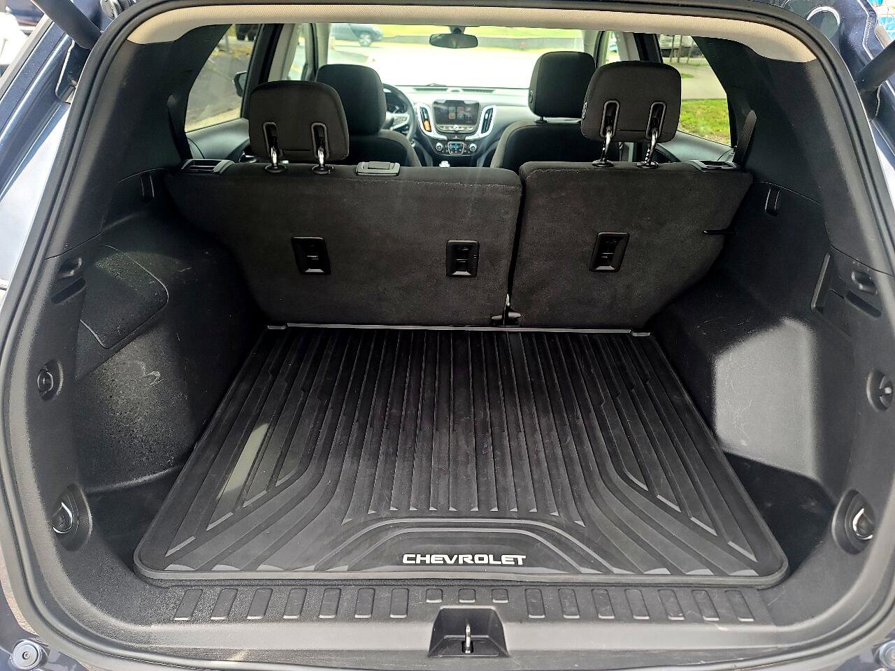 Used 2018 Chevrolet Equinox LT w/ Sun & Infotainment Package image 12