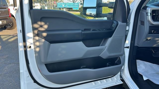 New 2026 Ford F550 4x4 Crew Cab Super Duty image 11