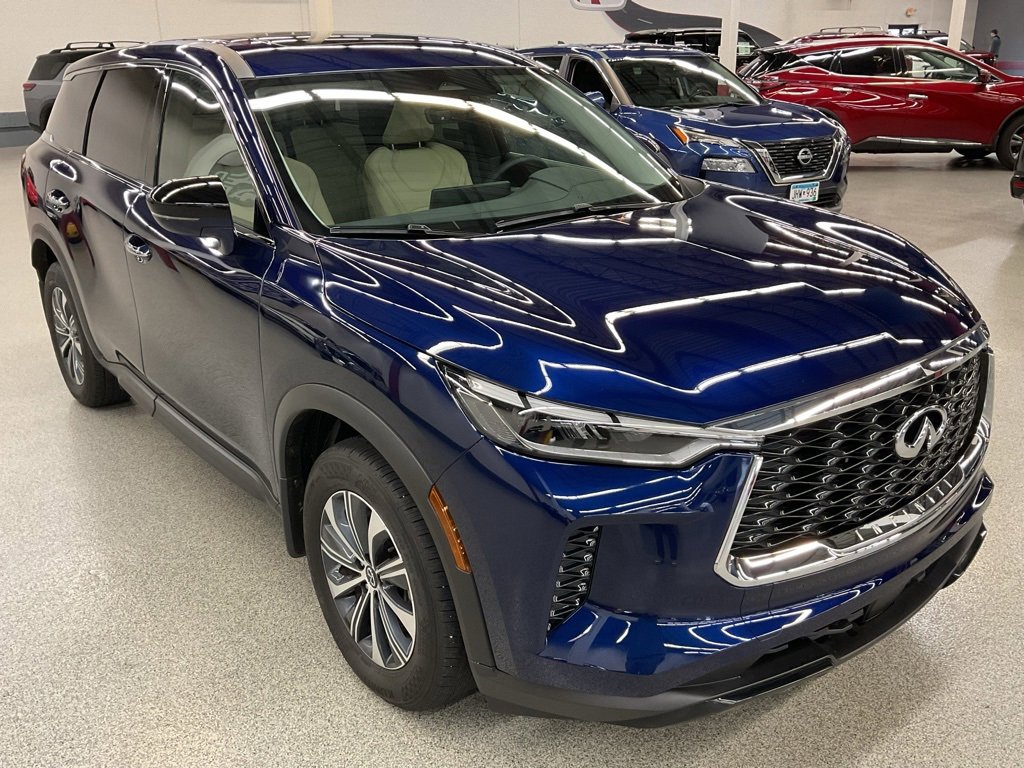 Used 2025 INFINITI QX60 Pure image 3