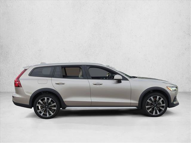 Used 2024 Volvo V60 B5 Cross Country Ultimate w/ Protection Package Premier AWD/4WD image 4