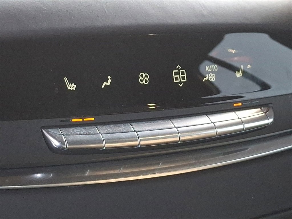 Used 2025 Cadillac Escalade Sport Platinum image 13