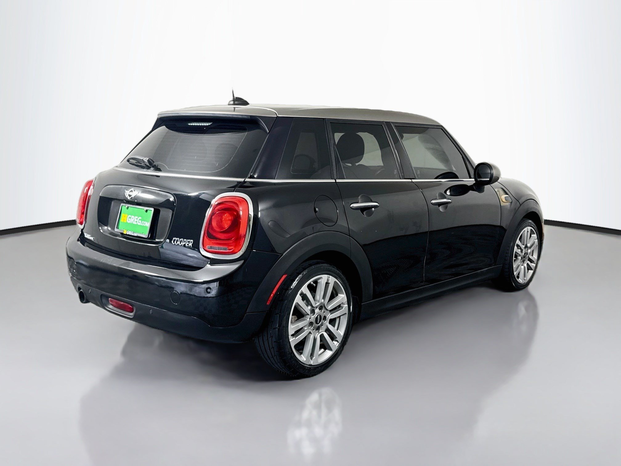Used 2017 MINI Cooper 4-Door Hardtop FWD image 10