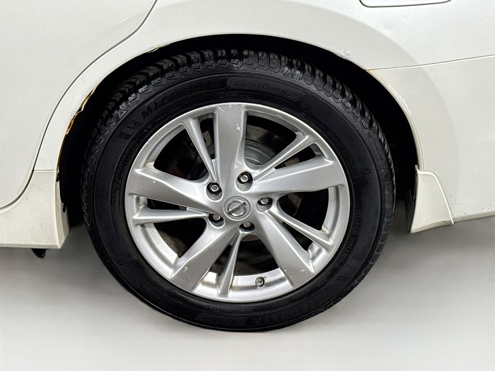 Used 2014 Nissan Altima 2.5 SL w/ Technology Package FWD image 9