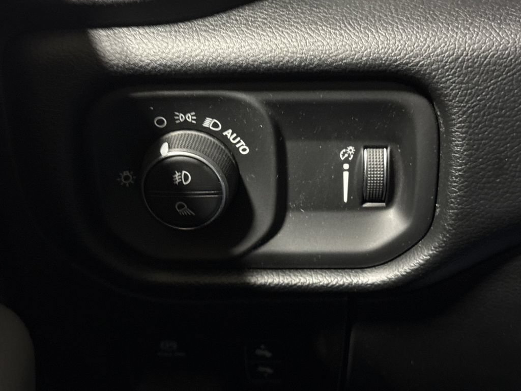 Used 2021 RAM 1500 Big Horn AWD/4WD image 18