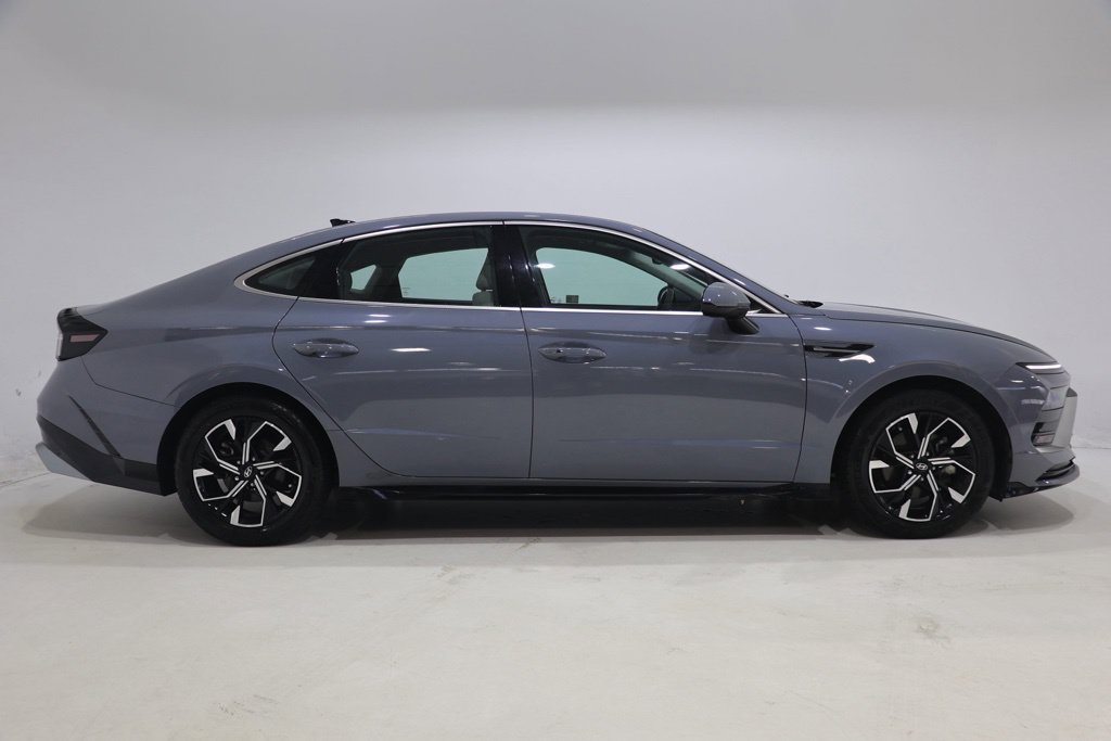 Used 2025 Hyundai Sonata SEL FWD image 8