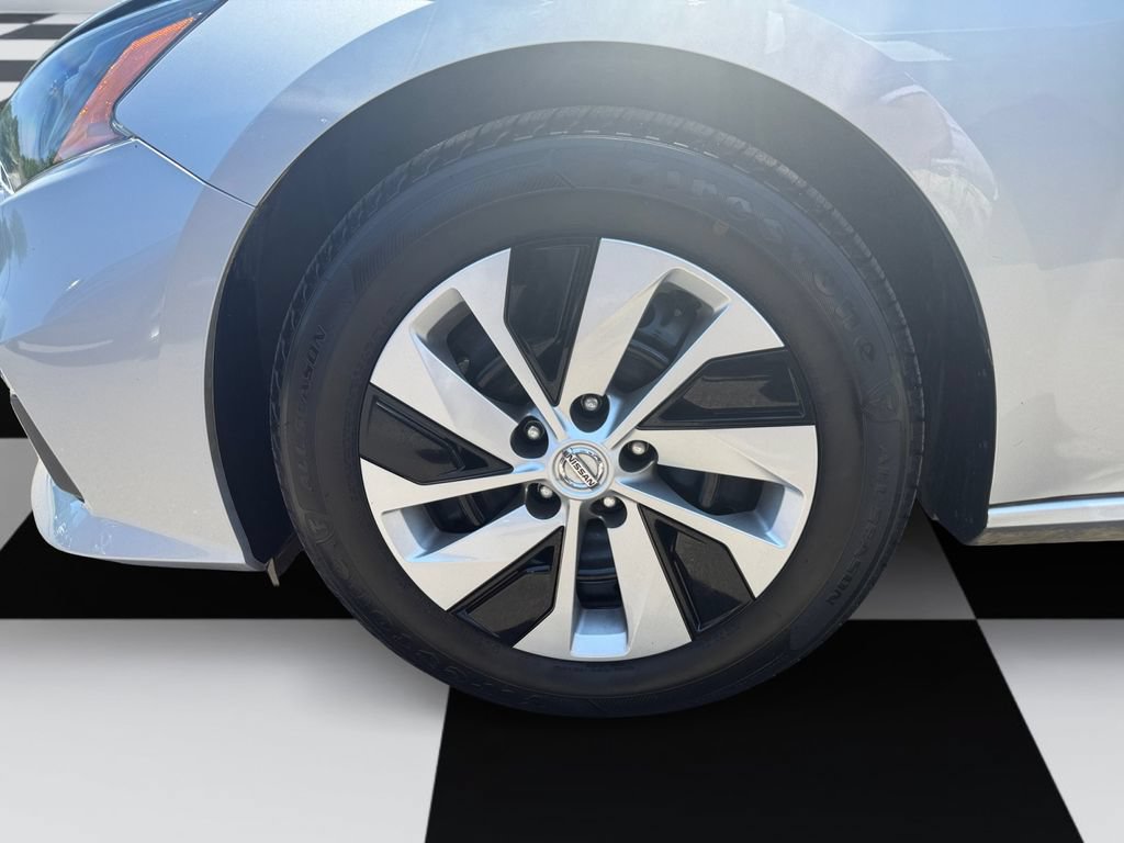 Used 2022 Nissan Altima 2.5 S FWD image 14