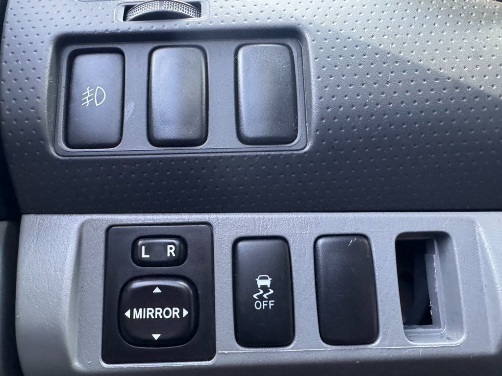 Used 2014 Toyota Tacoma PreRunner w/ SR5 Package image 27