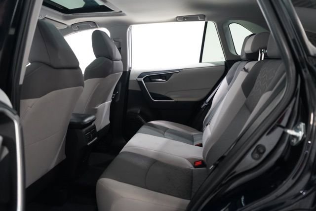 Used 2021 Toyota RAV4 XLE w/ Convenience Package image 33