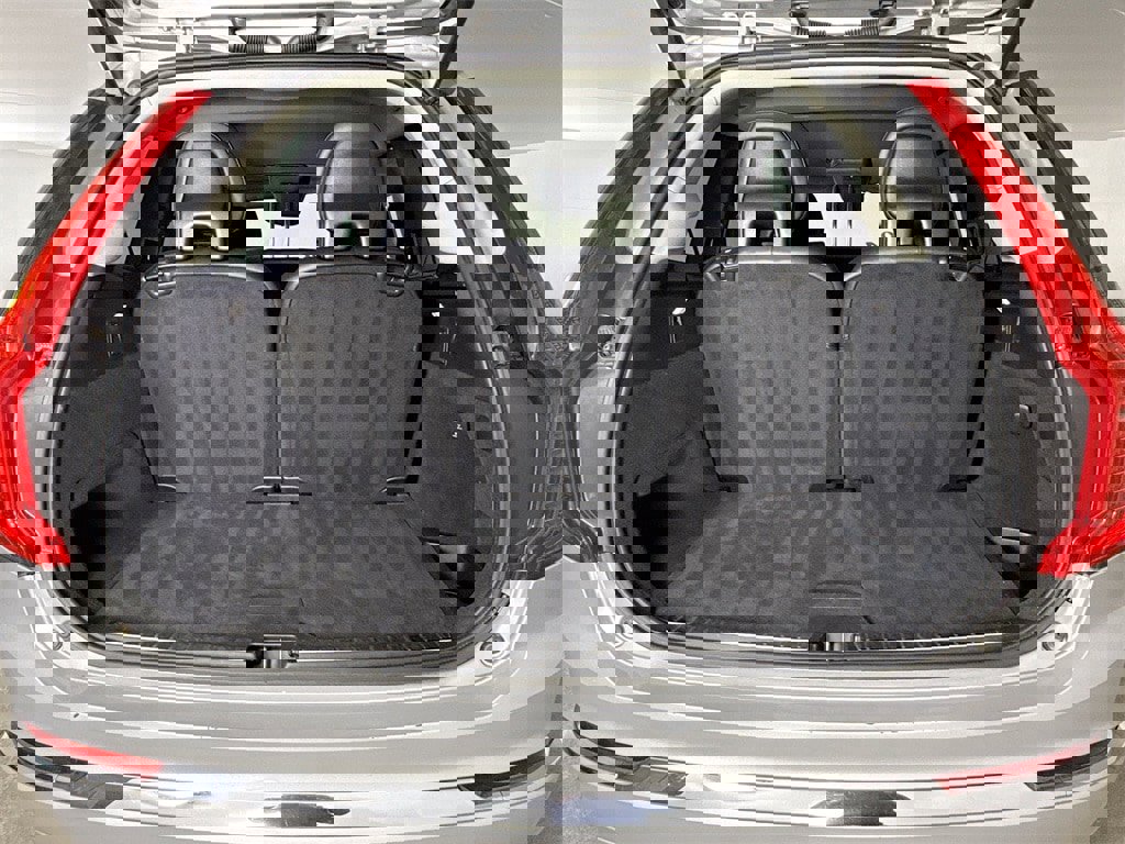 Certified 2025 Volvo XC90 B5 Core image 27