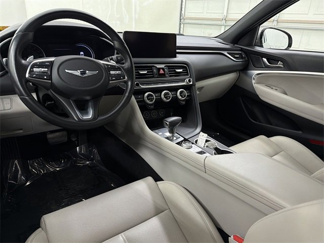 Used 2023 Genesis G70 2.0T image 17