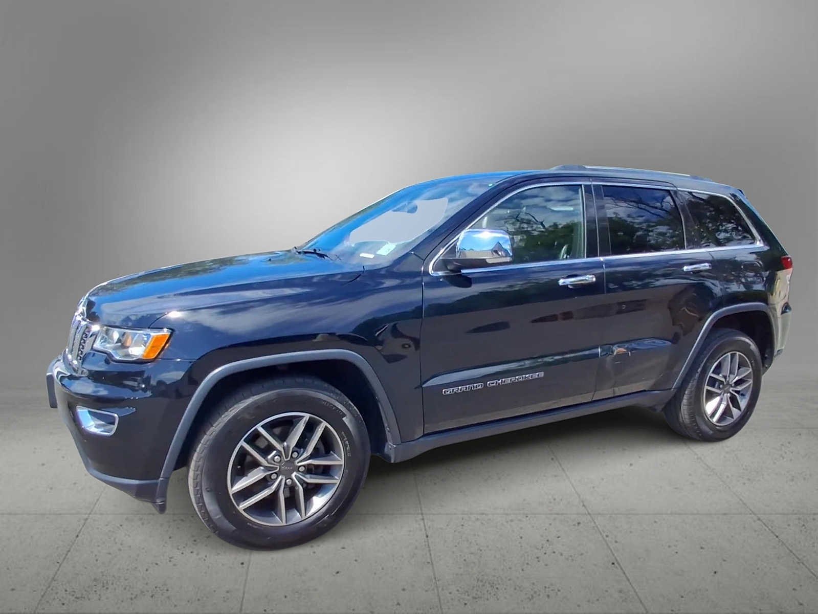 Used 2020 Jeep Grand Cherokee Limited AWD/4WD image 4