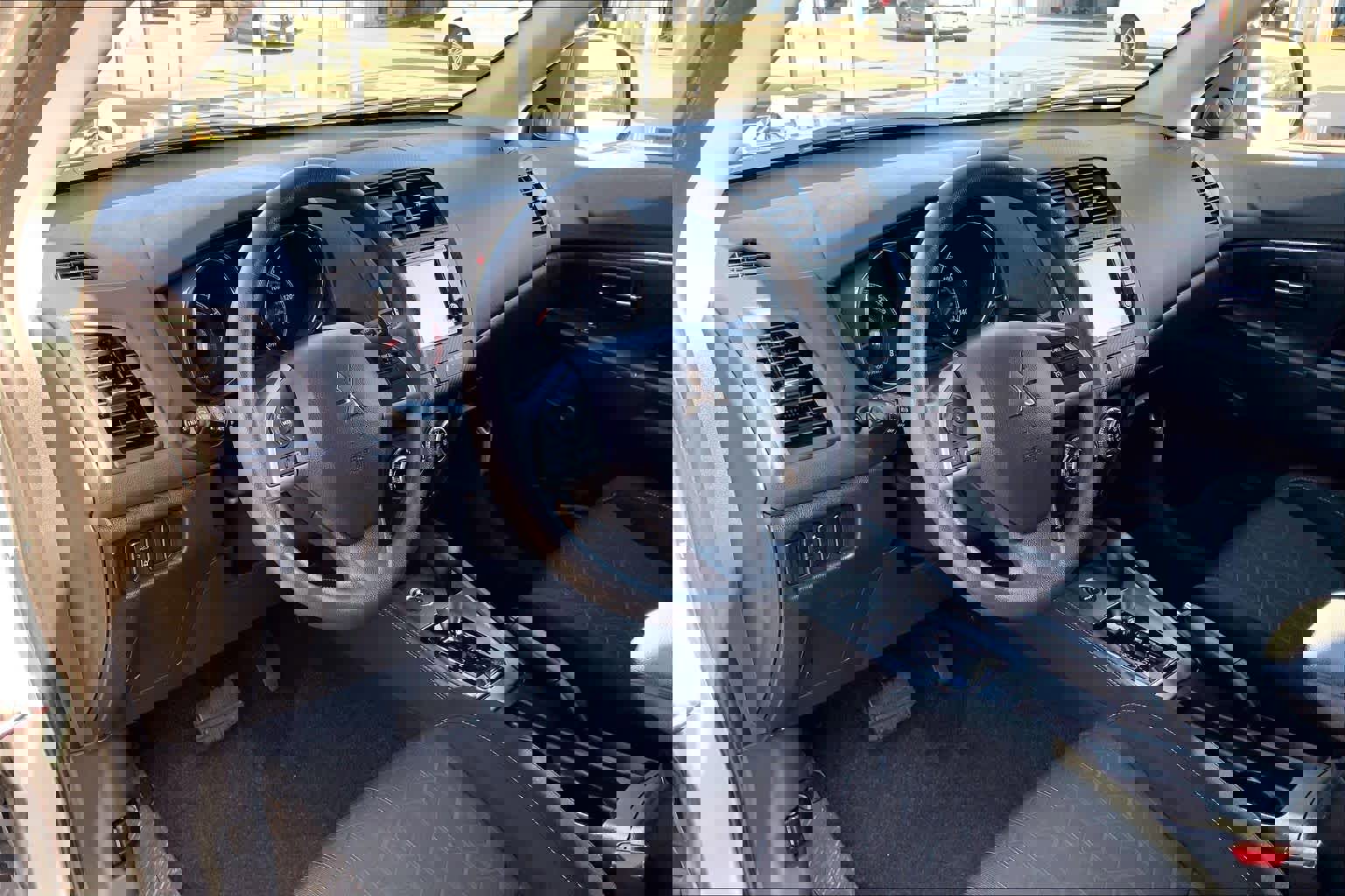 Used 2025 Mitsubishi Outlander Sport ES image 17