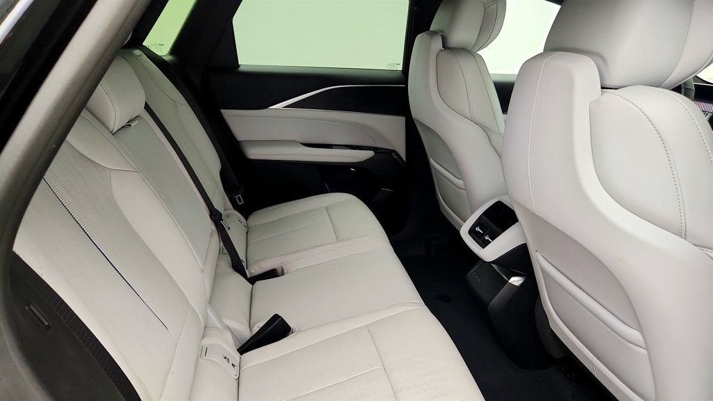 Used 2025 Cadillac Lyriq Luxury w/ LPO, Floor Liner Package RWD image 20