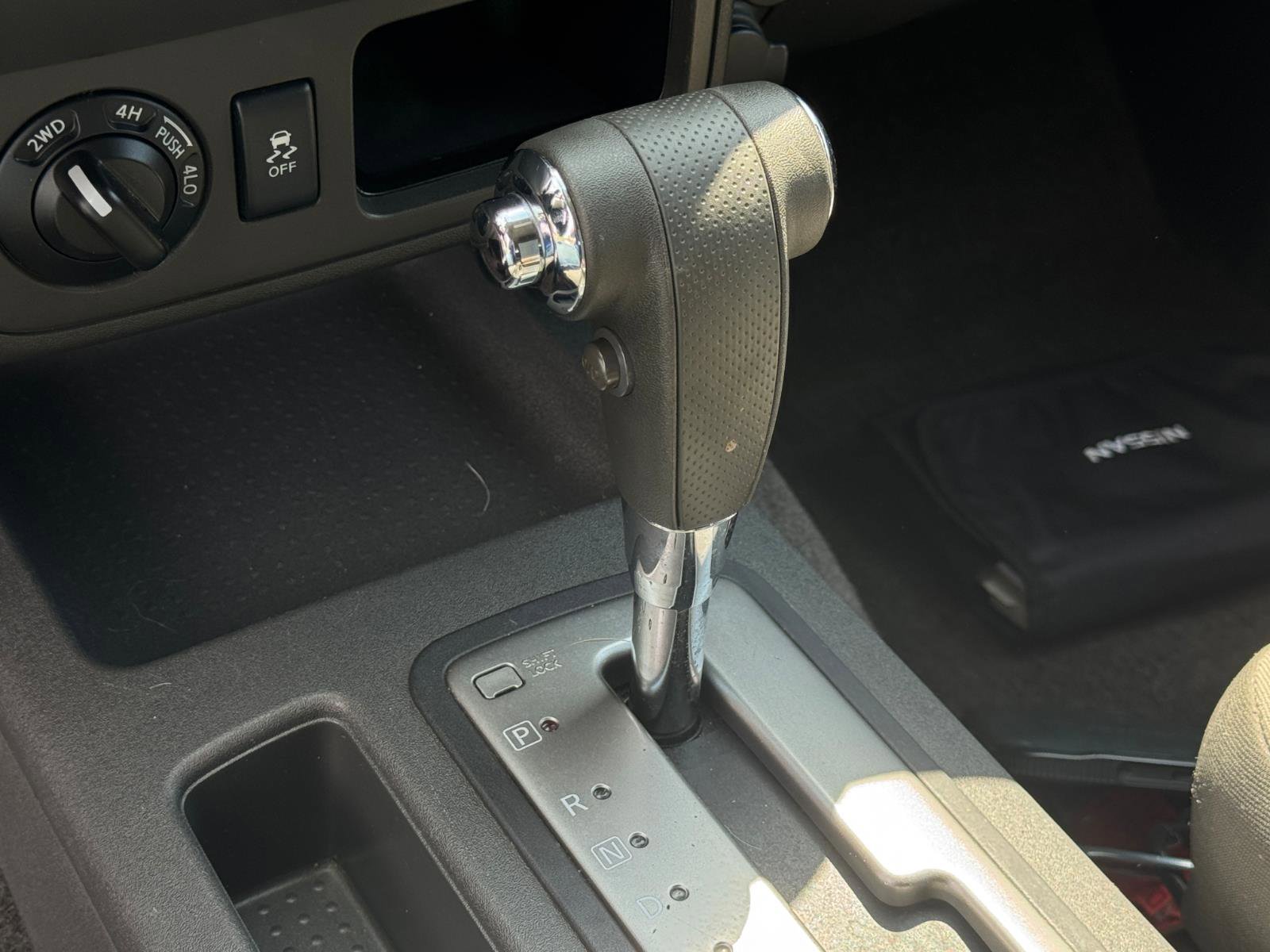 Used 2014 Nissan Xterra S AWD/4WD image 17