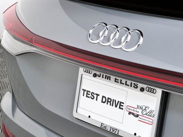 Used 2025 Audi Q4 e-tron Premium w/ Convenience Package AWD/4WD image 35