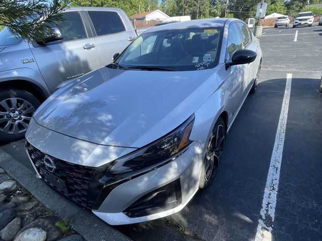 Used 2024 Nissan Altima 2.5 SR FWD image 5