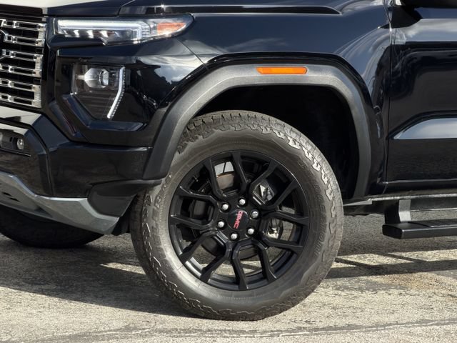 Used 2023 GMC Canyon Denali w/ Denali Black Edition AWD/4WD image 9